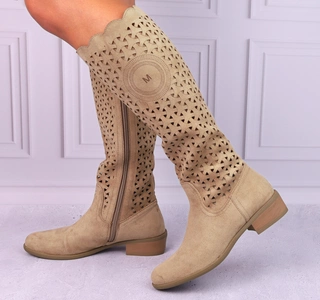 Beżowe kozaki zamszowe z ażurową cholewką jesienno-zimowe Eveline