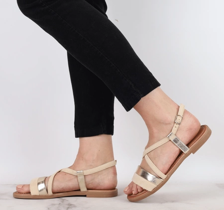 Beżowe płaskie sandały na cienkich paskach Jezzi