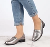 Srebrne półbuty damskie wsuwane płaskie Jezzi ASA142-28