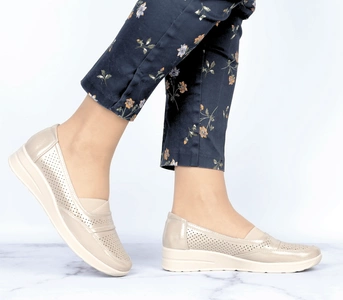 Beżowe komfortowe czółenka eleganckie płaskie UNISOFT