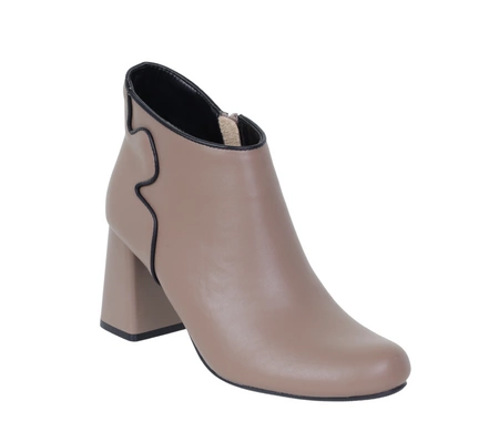 Eleganckie botki jesienne na obcasie ze skóry naturalnej w kolorze Cappucino