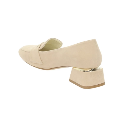 Beżowe eleganckie półbuty damskie wsuwane na niskim obcasie AZALI