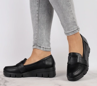 Komfortowe półbuty damskie wsuwane czółenka na niskiej koturnie Jezzi