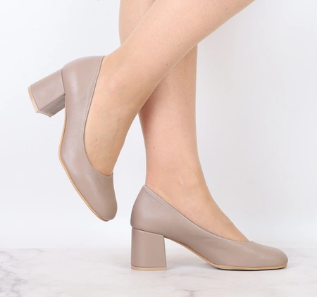 Cieliste czółenka damskie na średnim obcasie Polska Marka AZALI