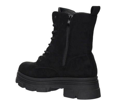 Czarne zamszowe botki damskie traperki na platformieNEWS
