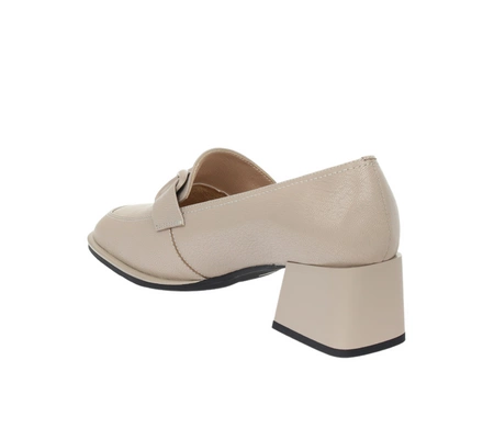 Skórzane eleganckie półbuty damskie wsuwane w kolorze cappucino Gino Fabiani