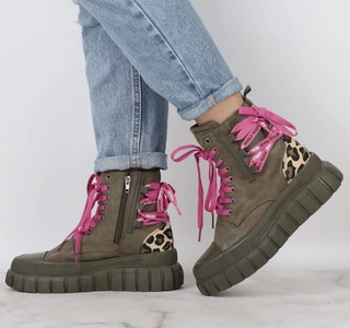 Zielone botki damskie zimowe z różowymi sznurówkami NEWS