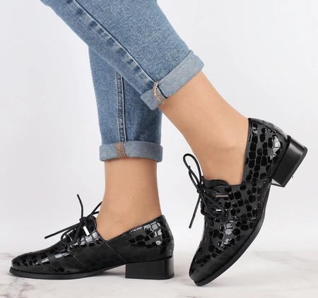 Półbuty oksfordy damskie czarne lakierowane Jezzi ASA197-3