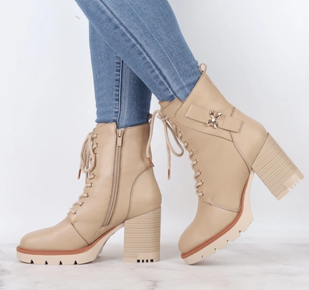 Modne traperki beżowe ocieplane na słupku i platformie Jezzi