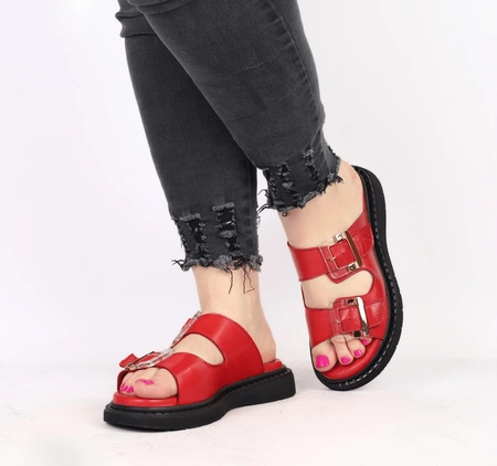 Czerwone klapki damskie skórzane eleganckie na regulowanych paskach MODO