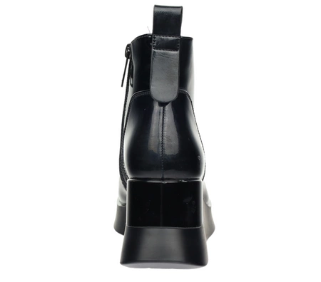 Skórzane lakierowane półbuty zimowe na koturnie VINCEZA