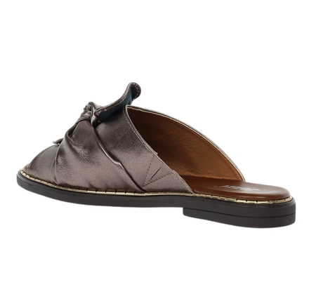 Eleganckie klapki damskie płaskie z ciemną wkładką Jezzi