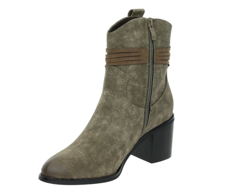 Rokowe botki na obcasie z łańcuszkiem na zamek M.Daszyński