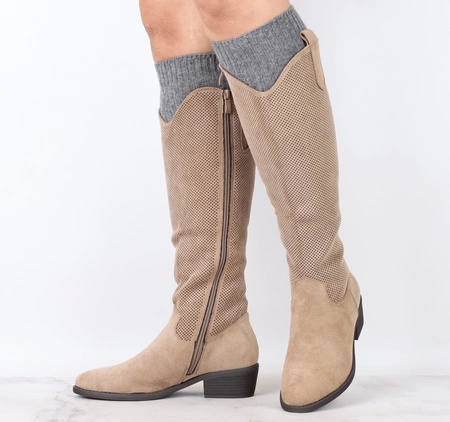 Beżowe kozaki damskie kowbojki wysokie na niskim obcasie Oliwia