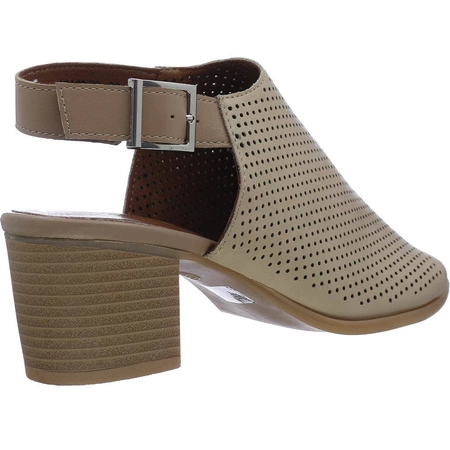 Brązowe sandały damskie na obcasie z zabudowaną ażurową cholewką Jezzi