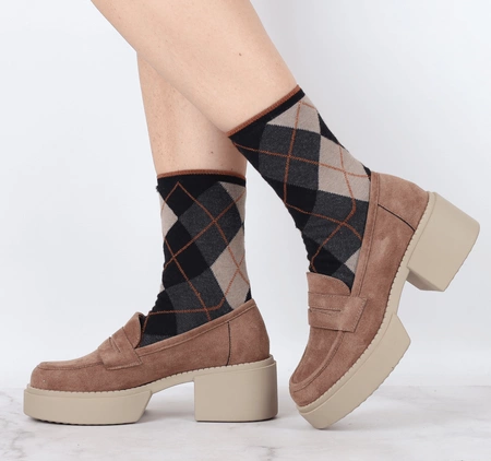 Brązowe czekoladowe zamszowe mokasyny damskie półbuty VINCEZA