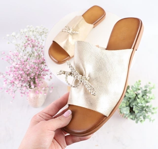 Złote eleganckie klapki damskie płaskie Jezzi