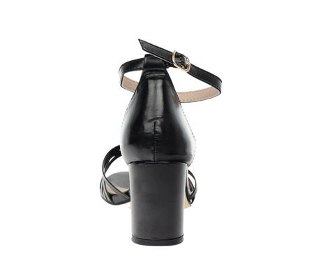 Czarne sandały na obcasie z cienkimi paseczkami z zakrytą piętą Jezzi