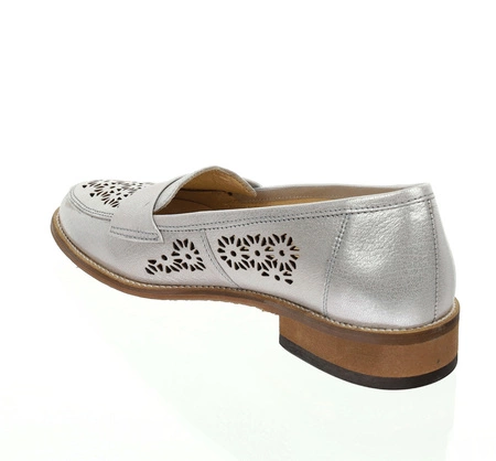 Eleganckie i komfortowe mokasyny ażurowe ze skóry naturalnej Gino Fabiani