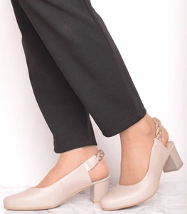 Skórzane czółenka damskie na obcasie z odkrytą piętą Polskie Gino Fabiani