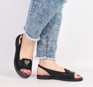 Czarne płaskie sandały damskie eleganckie z serduszkiem VINCEZA