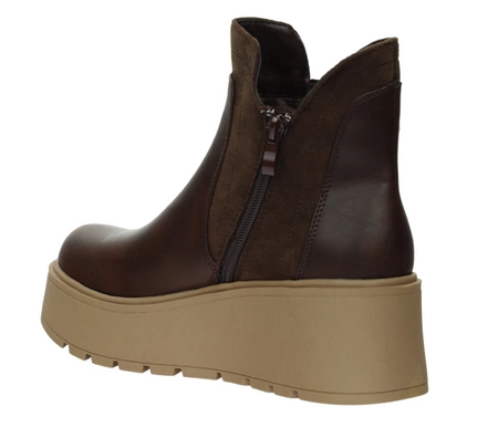 Brązowe botki zimowe czekoladowe na koturnie i platformie ocieplane Jezzi