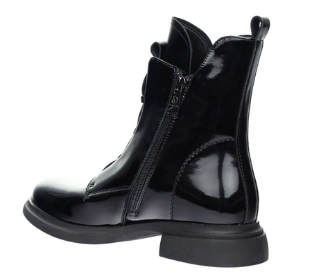 Czarne skórzane lakierowane botki na płaskim obcasie eleganckie VINCEZA