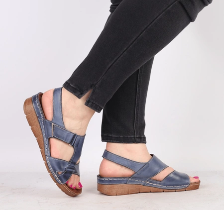 Granatowe skórzane sandały damskie komfortowe szyte na rzepy Polskie Gino Fabiani