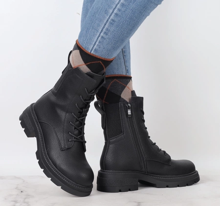 Czarne buty zimowe damskie na płaskiej grubej podeszwie na zamek i sznurowadła Jezzi