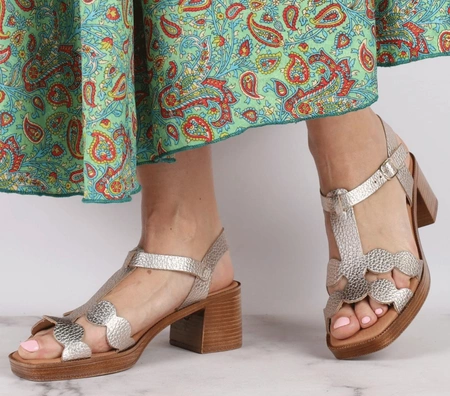 Modne sandały hiszpańskie na obcasie ze skory naturalnejEl Pimpi - Made in Spain