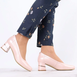 Czółenka damskie skórzane w kolorze perłowo/różowym Gino Fabiani