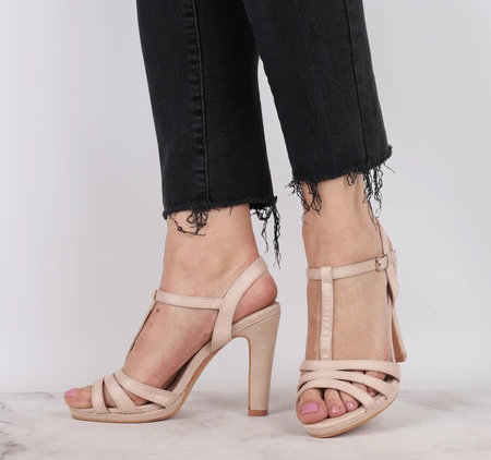 Seksowne sandały damskie na obcasie i platformie z paskiem wzdłuż stopy Jezzi