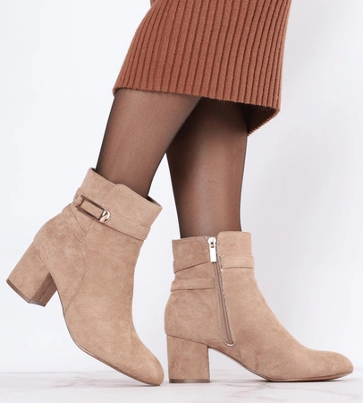 Beżowe zamszowe botki damskie zimowe na obcasie Jezzi