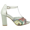 Bałe sandały damskie na słupku w kwiatki Jezzi 
