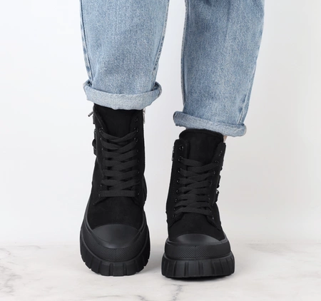 Czarne sportowe buty zimowe damskie  sznurowane NEWS