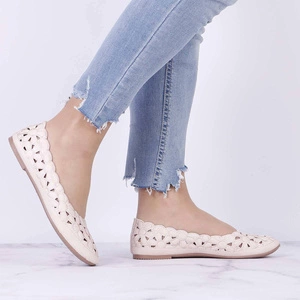 Beżowe balerinki damskie ażurowe kwiatki Jezzi