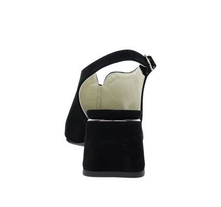 Eleganckie i komfortowe sandały na obcasie zabudowane AZALI