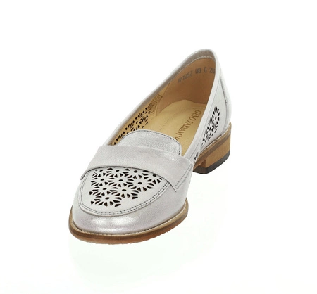 Eleganckie i komfortowe mokasyny ażurowe ze skóry naturalnej Gino Fabiani