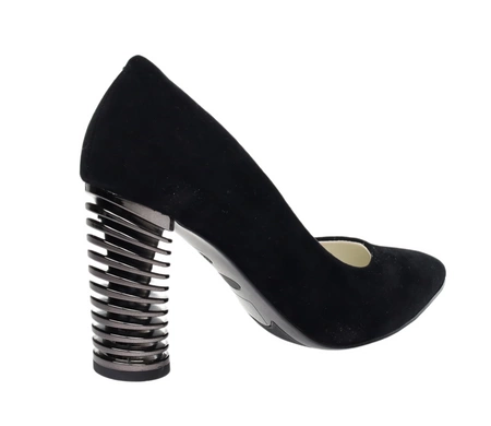 Czarne zamszowe czółenka na eleganckim obcasie Massimo Lucchesi