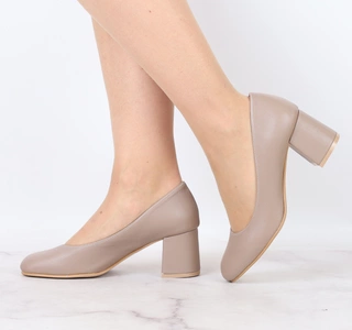 Cieliste czółenka damskie na średnim obcasie  Polska Marka AZALI