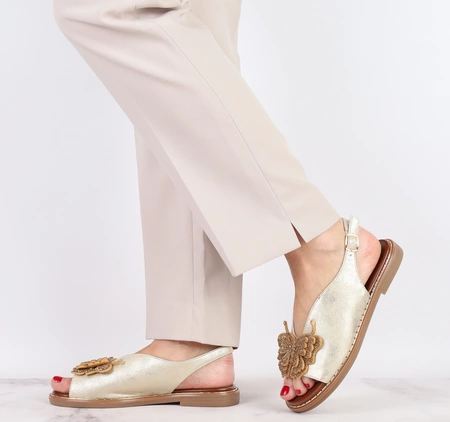 Złote eleganckie sandały płaskie komfortowe na szerokie stopy Jezzi
