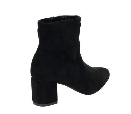 Czarne zamszowe botki na średnim obcasie dopasowane do nogi Mirabel