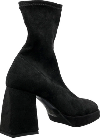 Modne zamszowe botki damskie na klocku czarne wiosenne Azali - Produkt Polski