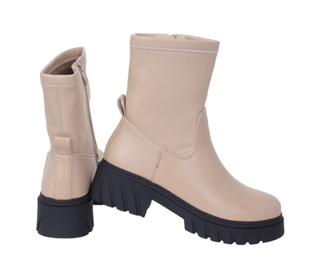 Beżowe botki damskie zimowe na czarnej platformie Jezzi