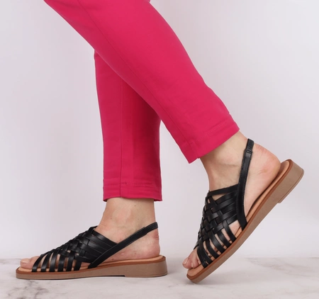 Czarne płaskie sandały skórzane plecione El Pimpi - Made in Spain