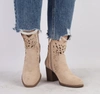 Beżowe ażurowe botki damskie kowbojki na obcasie Jezzi