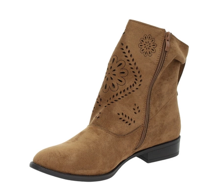 Zamszowe brązowe czekoladowe botki płaskie z ażurową cholewką saszki Jezzi