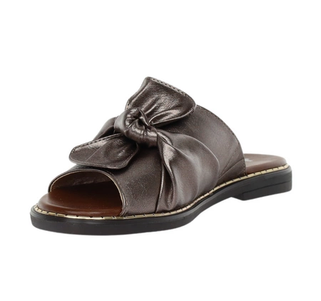 Eleganckie klapki damskie płaskie z ciemną wkładką Jezzi