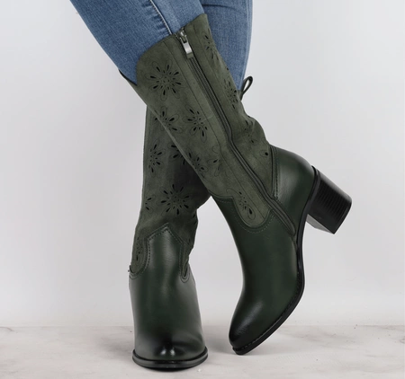Ciemnozielone ażurowe kozaki kowbojki na niskim obcasie Jezzi
