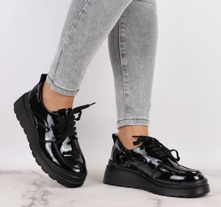 Czarne lakierowane półbuty damskie skórzane sznurowane na platformie Jezzi